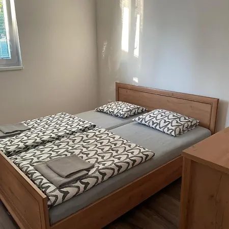Vilka Petra Pod Bezdězem * Bela pod Bezdezem