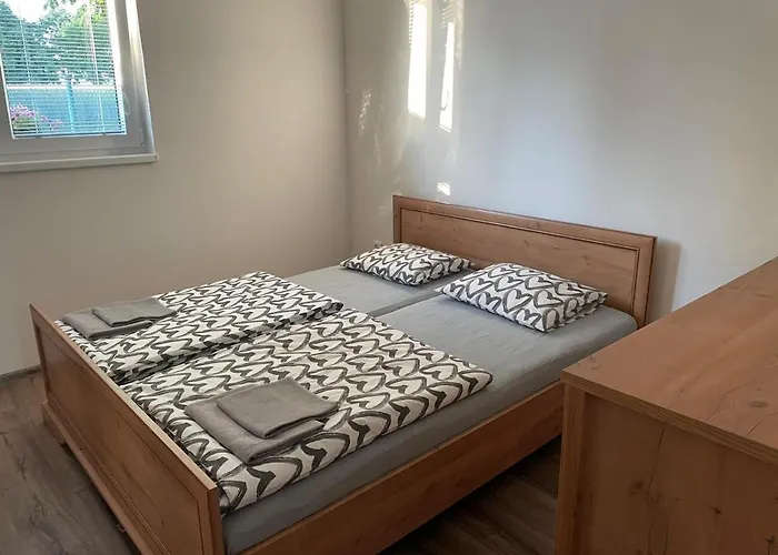 Vilka Petra Pod Bezdezem * Bela pod Bezdezem